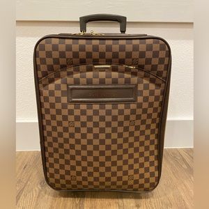 !Sold! Louis Vuitton Pegasse suitcase